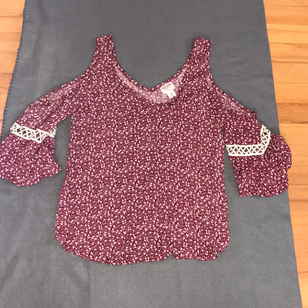 Cold shoulder v neck shirt